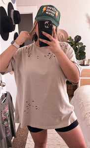 friday recap oversized distressed tee (TAUPE)