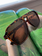 Load image into Gallery viewer, heartless aviator sunglasses *TORT BROWN*